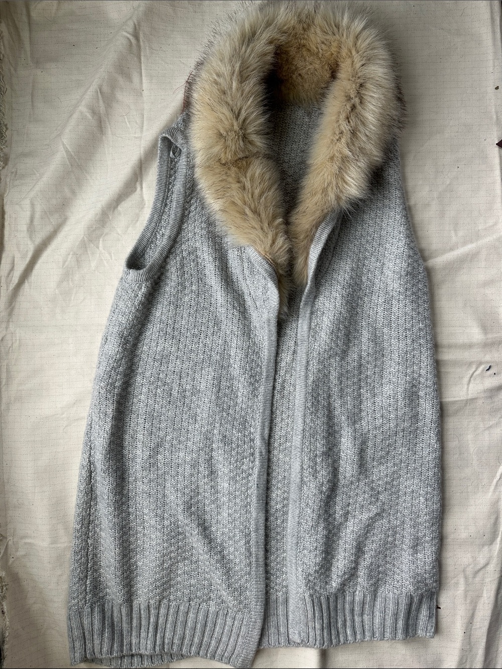 GAP Gray Knit Vest with Beige Faux Fur Collar